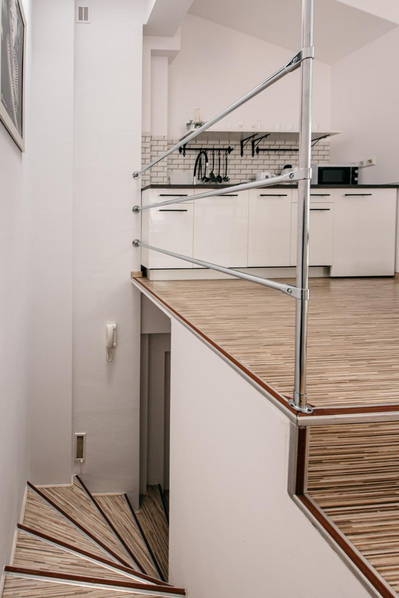 Fully-Furnished Apartment With Air Conditioning For Families, Cracow Old Town Краков Экстерьер фото